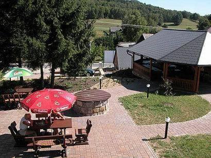 Restaurace A Penzion Ceska Hospoda Hermanice  Екстер'єр фото
