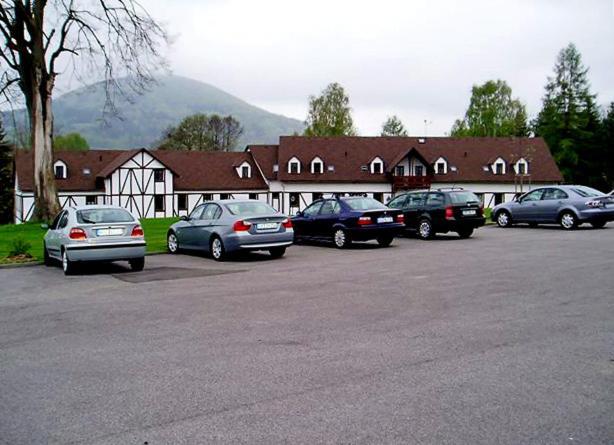 Restaurace A Penzion Ceska Hospoda Hermanice  Екстер'єр фото